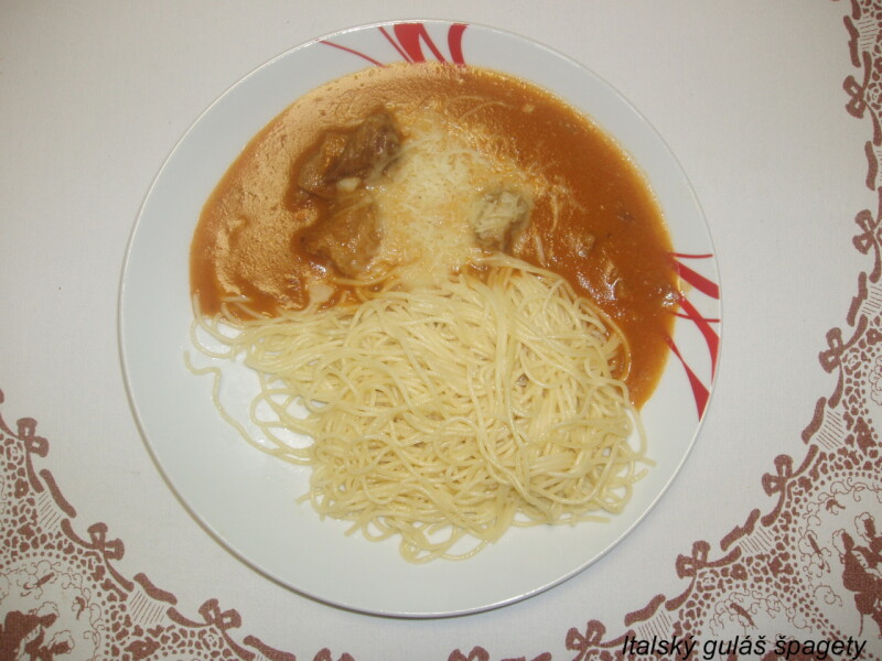 Italský guláš špagety